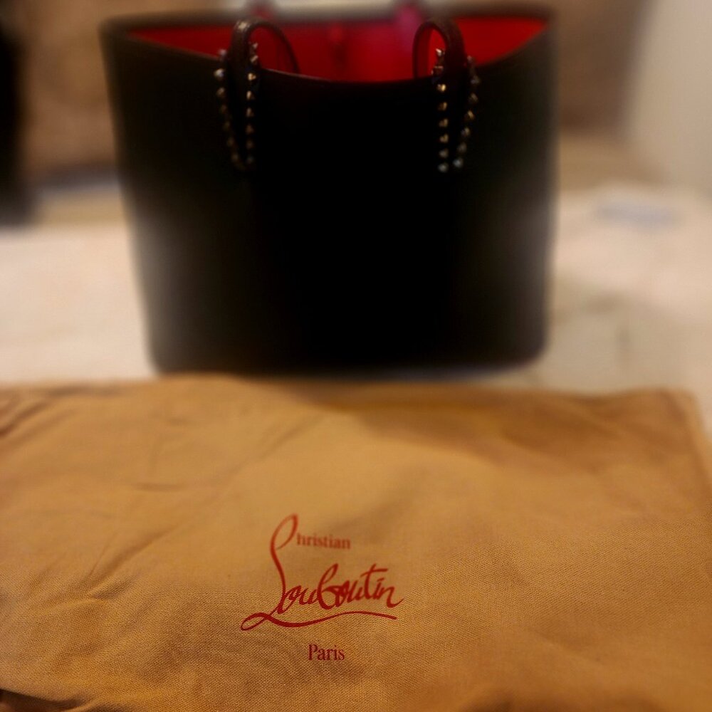 Christian Louboutin 3205218CM53 Classic Leather Cabata Tote Bag Large - Black